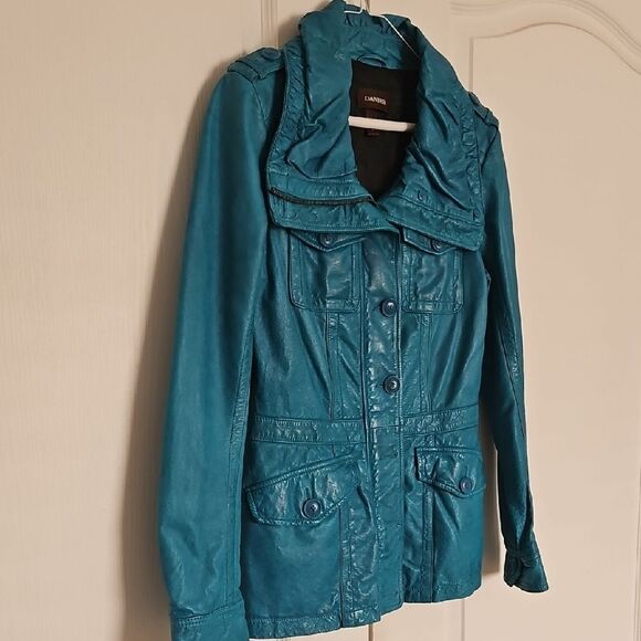 Danier Teal Leather Jacket with Collared Neckline and Fitted Silhouette - Picture 7 of 16